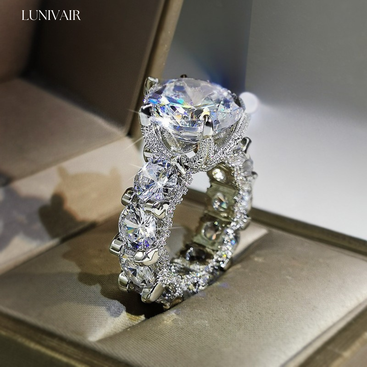 Eleganter Zirkonia Ring